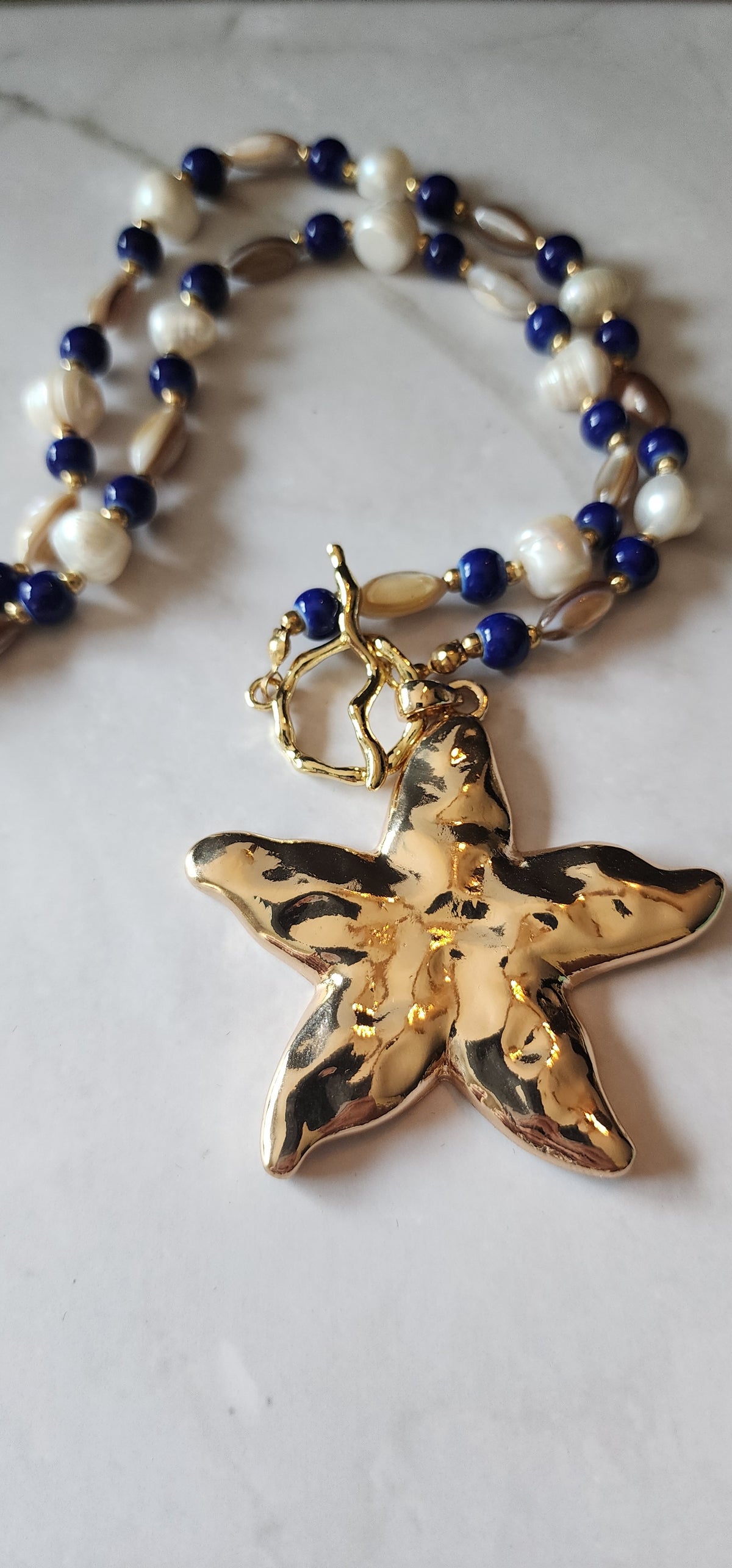 Pearls bloom under the stars